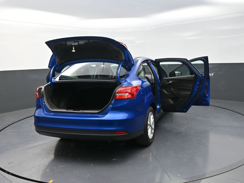 2018 Ford Focus SE photo 30