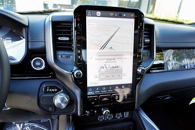 New 2026 Diamond Black Crystal Pearl-Coat Exterior Paint RAM Laramie image 28