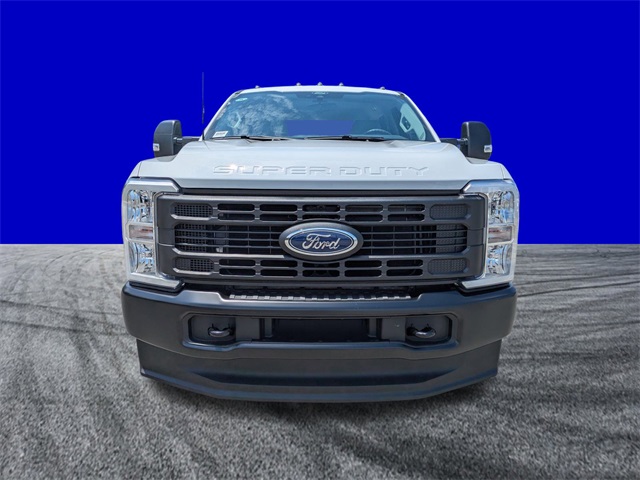 2026 Ford F-350 photo 9