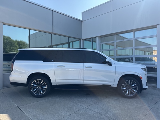 2022 Cadillac Escalade ESV Sport photo 4