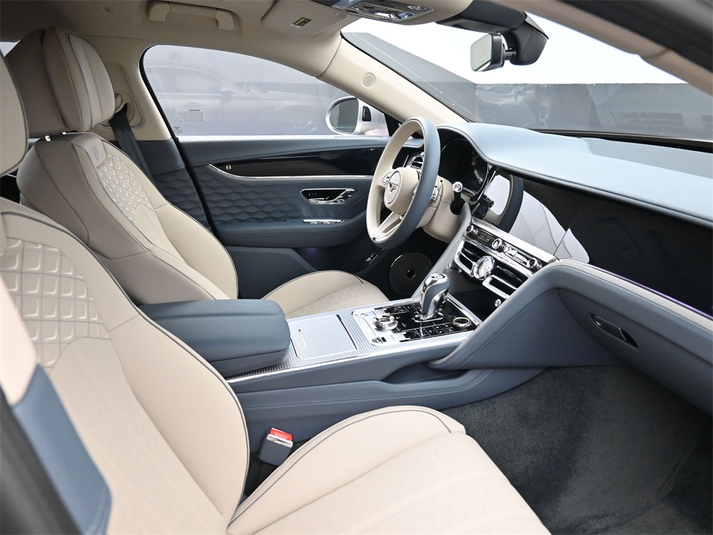 2025 Bentley Flying Spur Speed photo 2