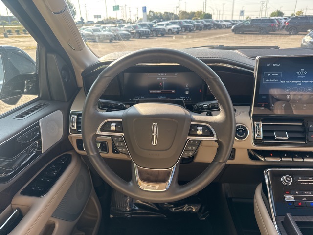 2024 Lincoln Navigator L Reserve photo 13