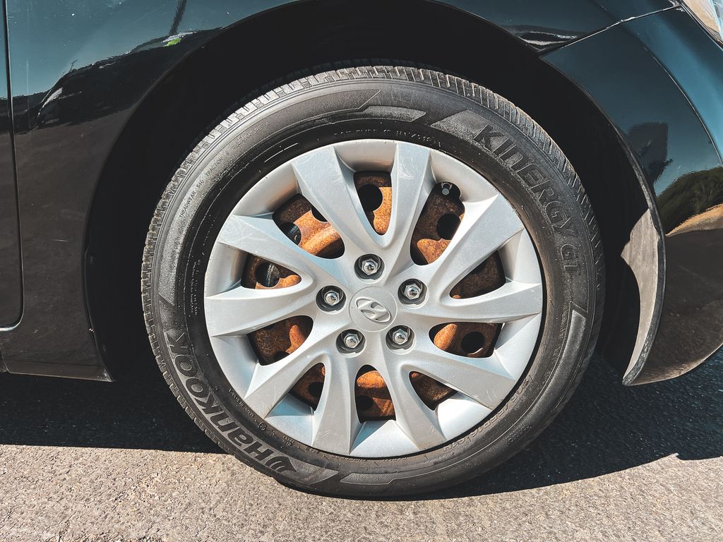2012 Hyundai Elantra GLS photo 11