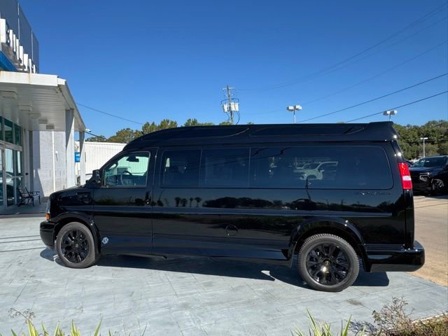 2025 Chevrolet Express Cargo 2500 photo 4