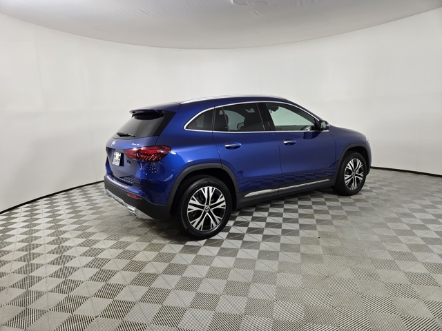 2025 Mercedes Benz GLA 250 4MATIC photo 3