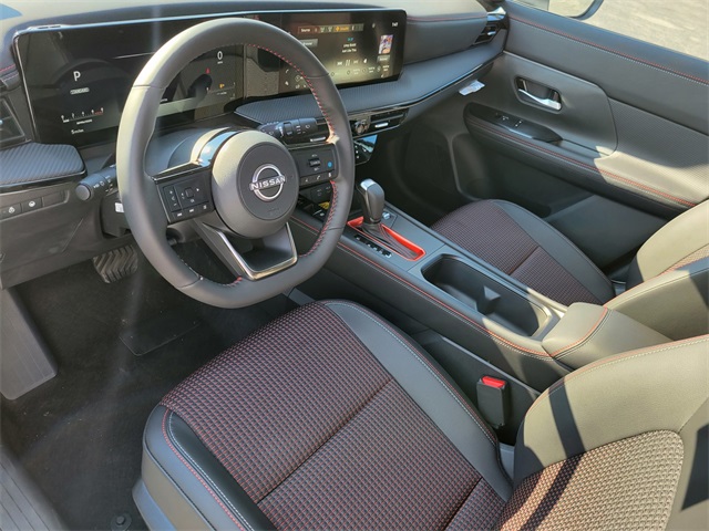 2025 Nissan Kicks SR photo 10