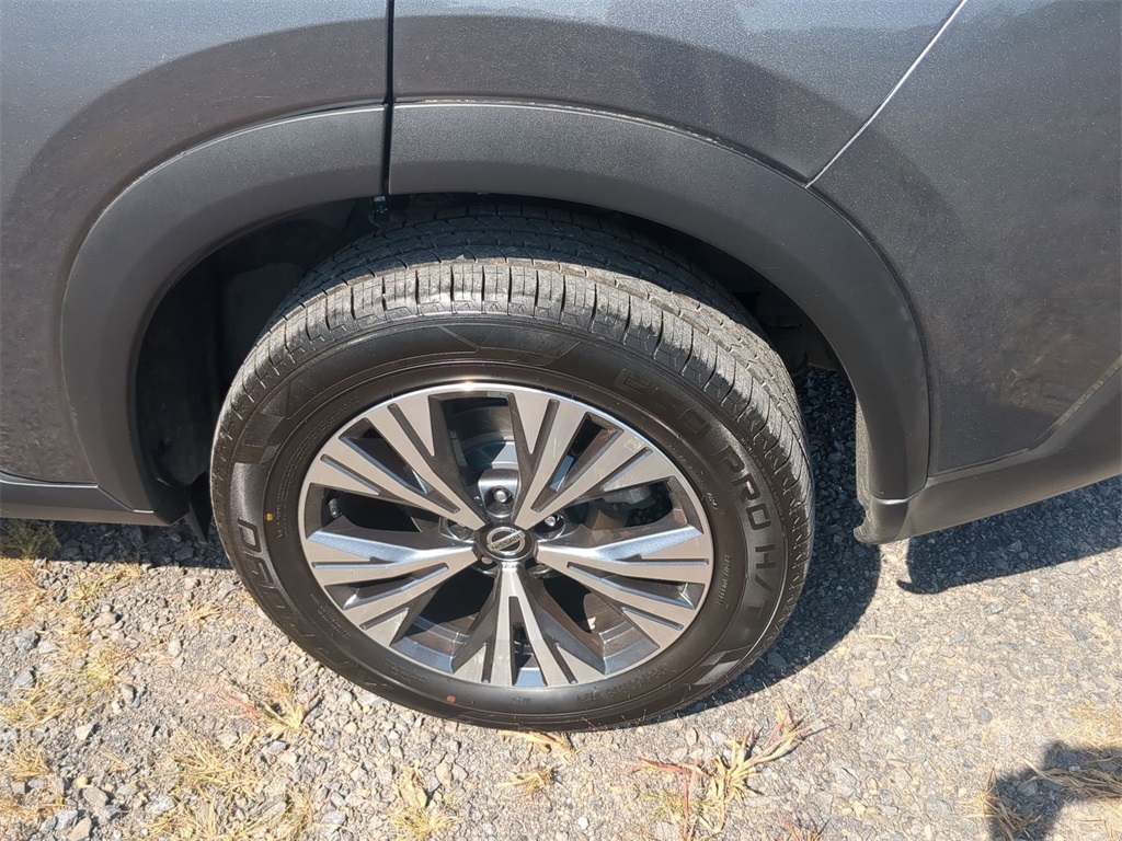 2021 Nissan Rogue SV photo 11