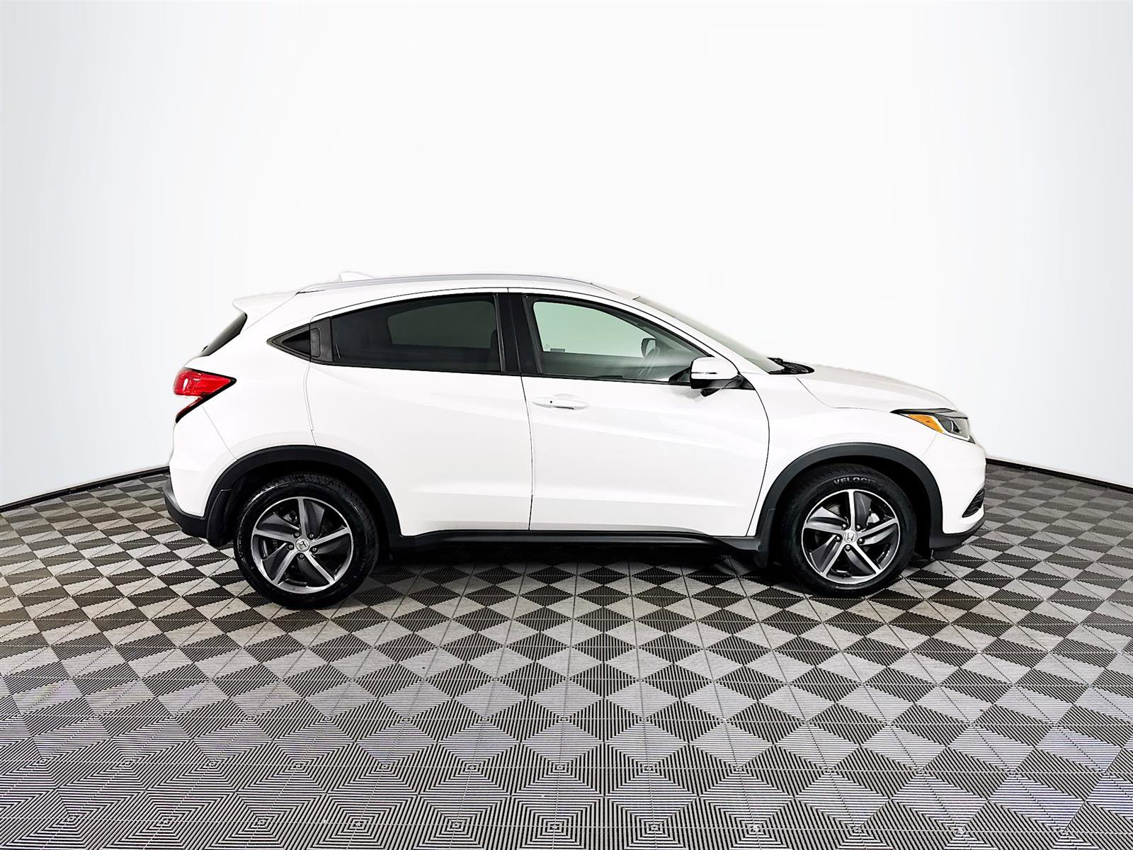 2021 Honda HR-V EX-L photo 4