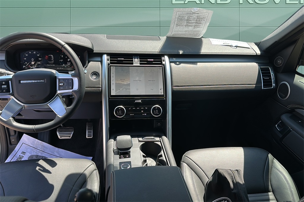 2025 Land Rover Discovery SE photo 16