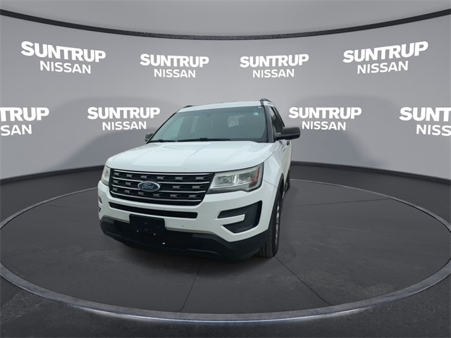 2016 Ford Explorer Base photo 2