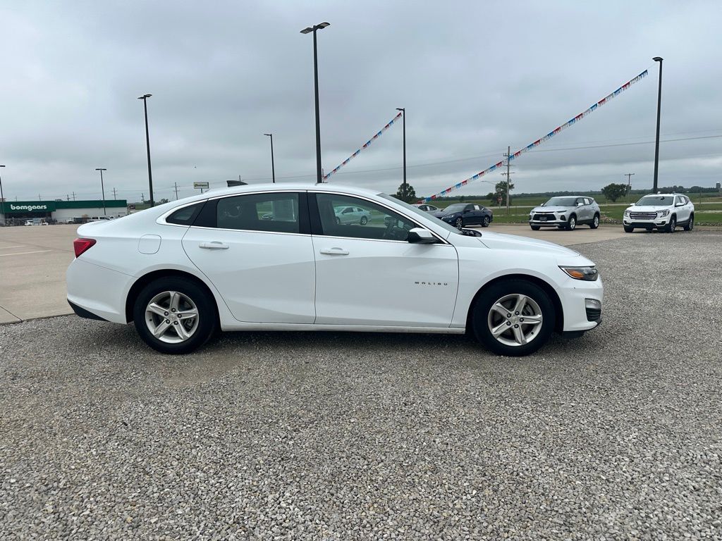 2023 Chevrolet Malibu LS photo 2