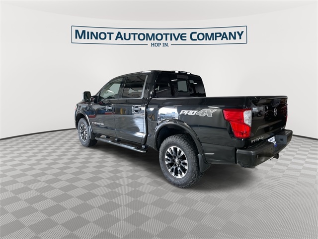 2019 Nissan Titan PRO-4X photo 2