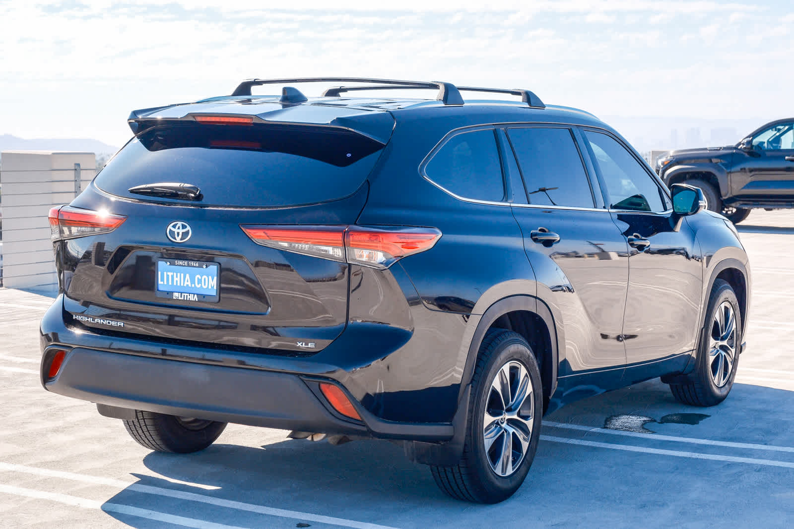 2020 Toyota Highlander XLE photo 3