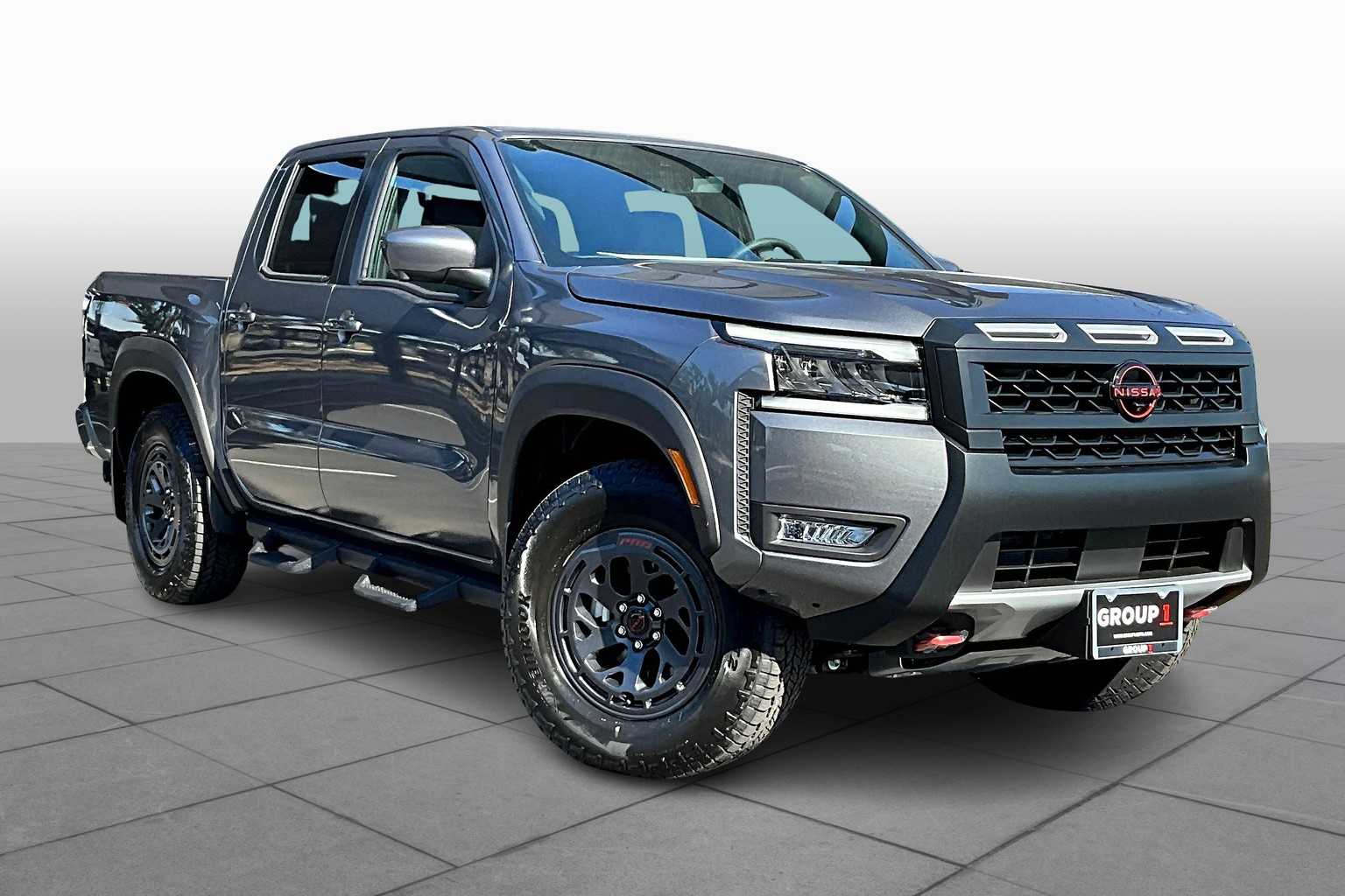 2026 Nissan Frontier PRO-4X photo 2