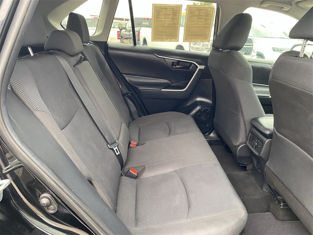 2020 Toyota RAV4 Hybrid LE photo 25