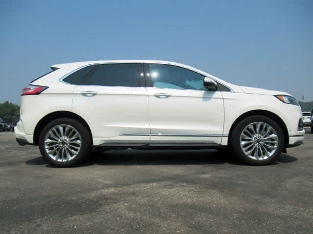 2024 Ford Edge Titanium photo 12