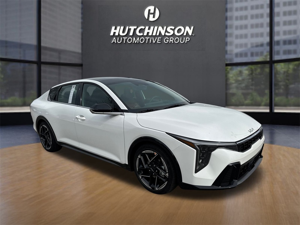 2025 Kia K4 GT-Line's photo
