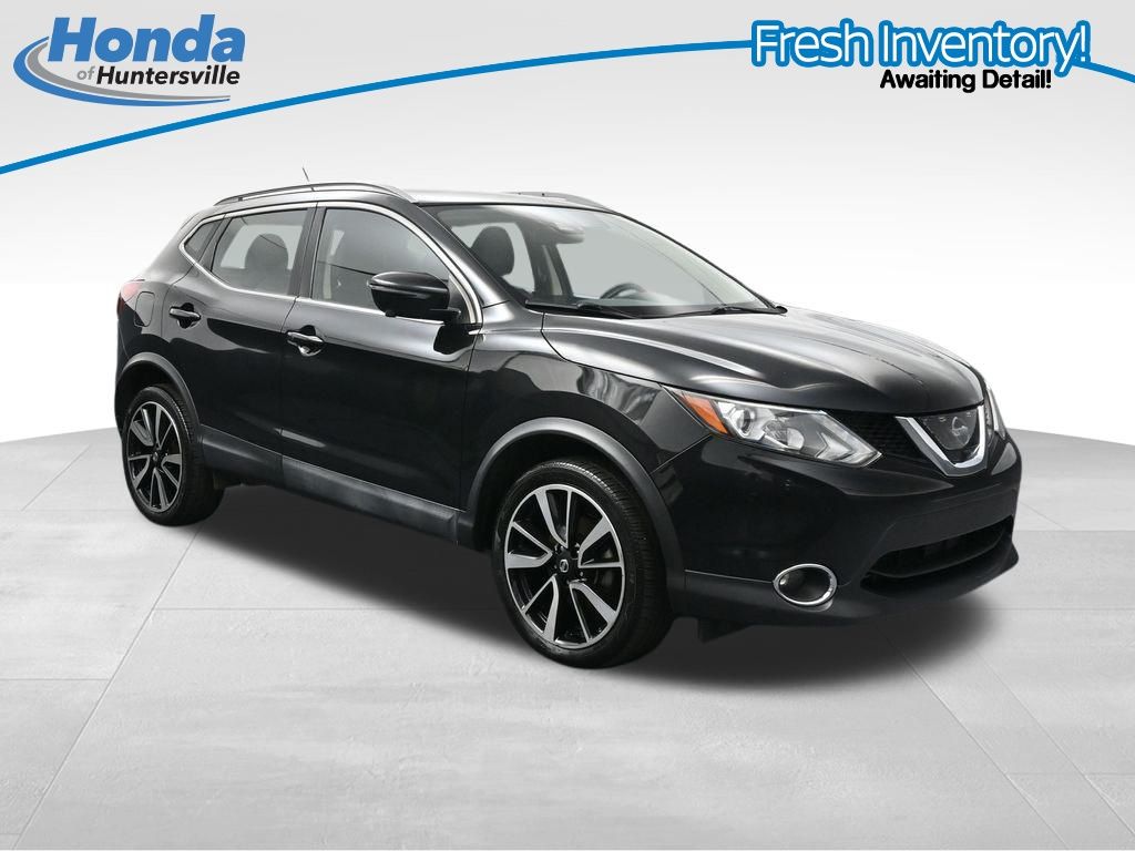 2017 Nissan Rogue Sport SL's photo