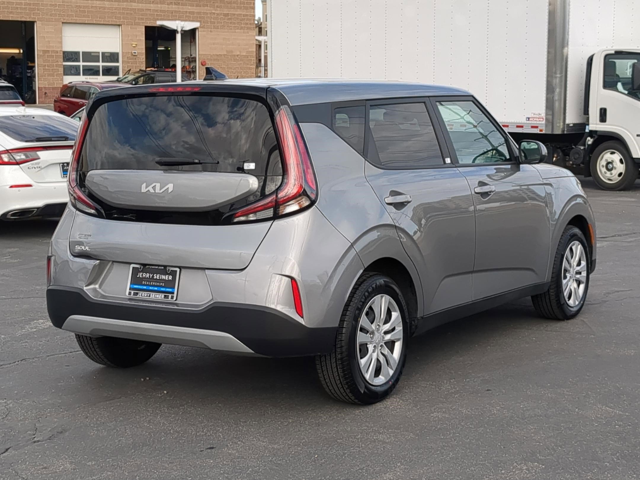2023 Kia Soul LX photo 4