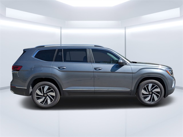 2025 Volkswagen Atlas SEL photo 2