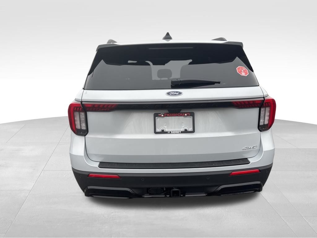 2026 Ford Explorer ST-Line photo 4