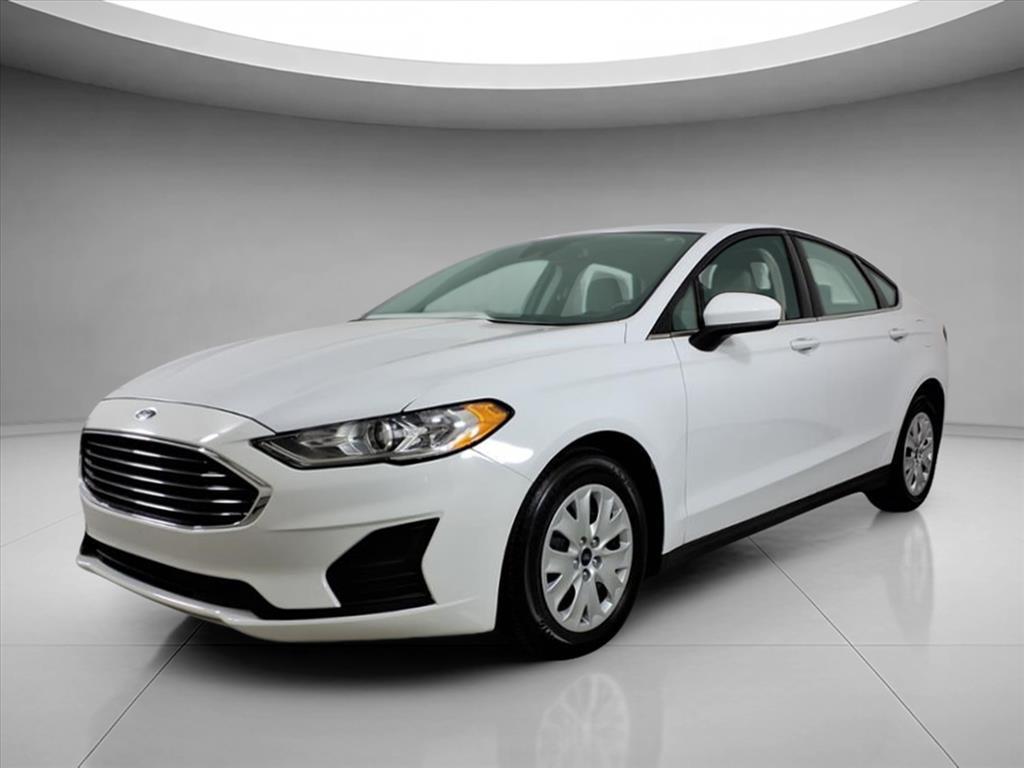 2020 Ford Fusion S's photo