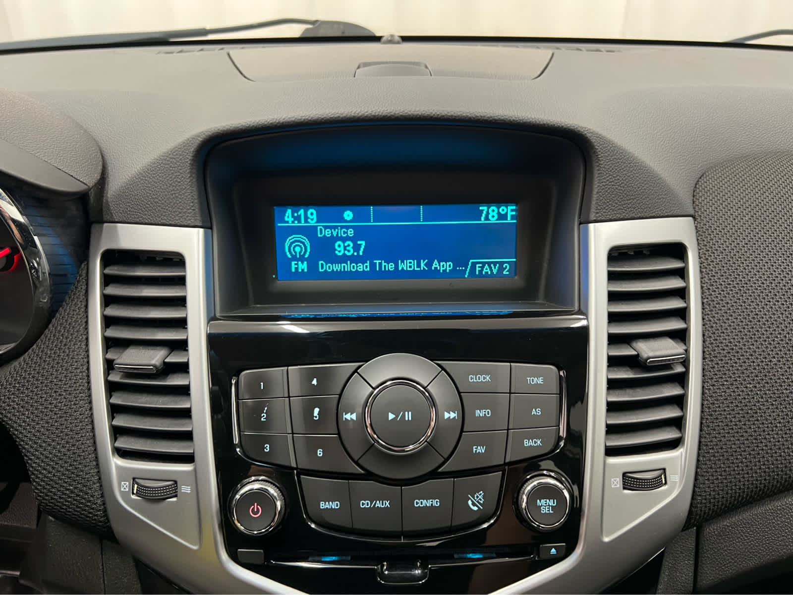 2012 Chevrolet Cruze photo 20