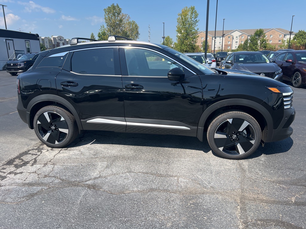 2026 Nissan Kicks SR photo 2
