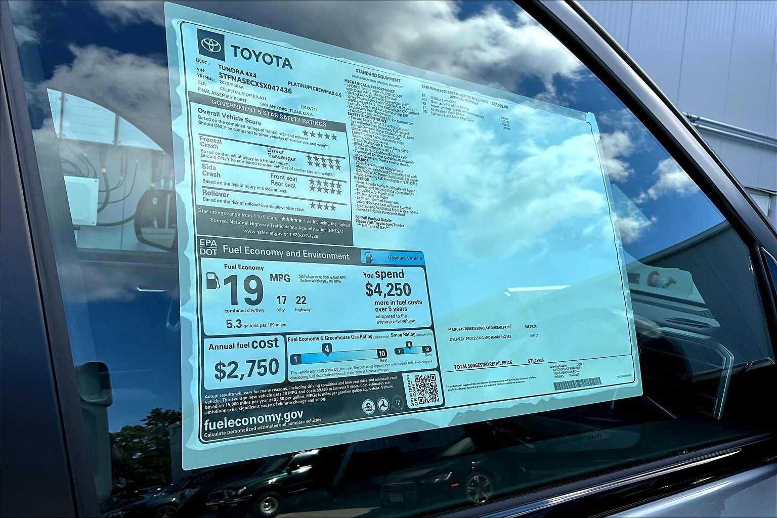 2025 Toyota Tundra Platinum CrewMax photo 15