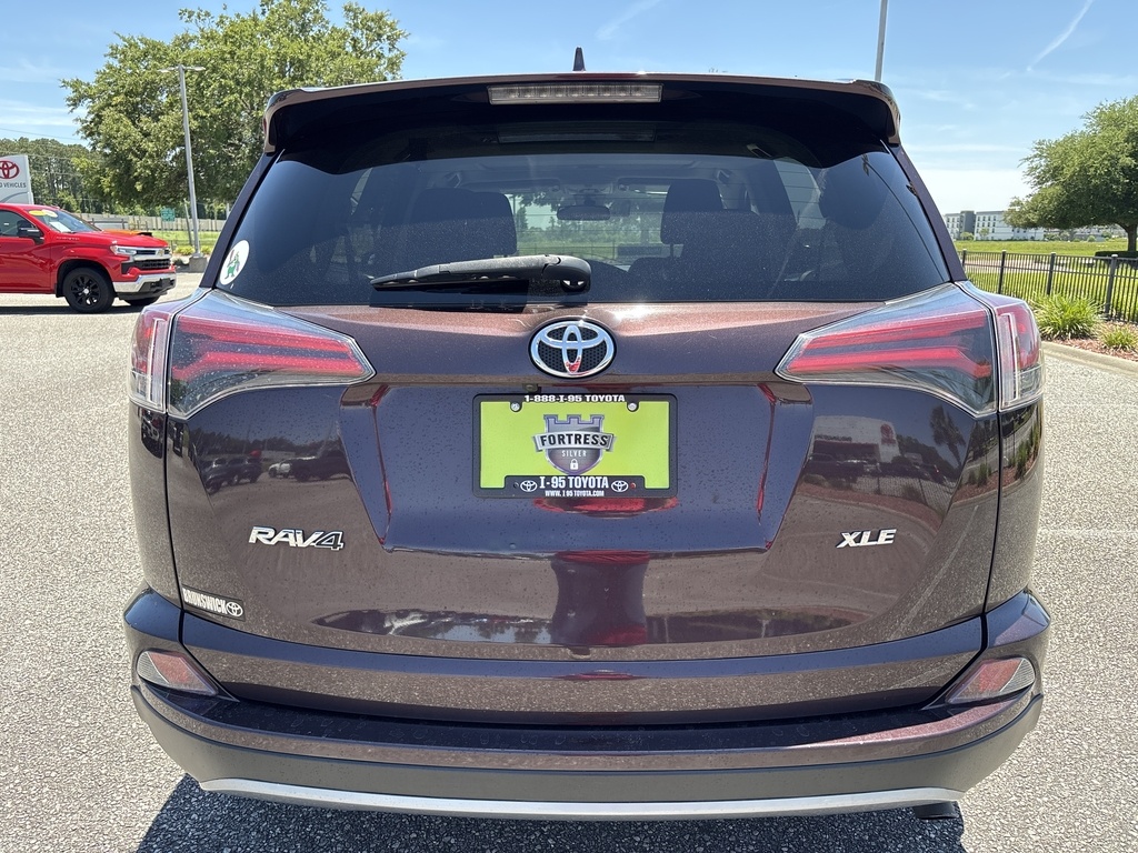 2018 Toyota RAV4 XLE photo 4