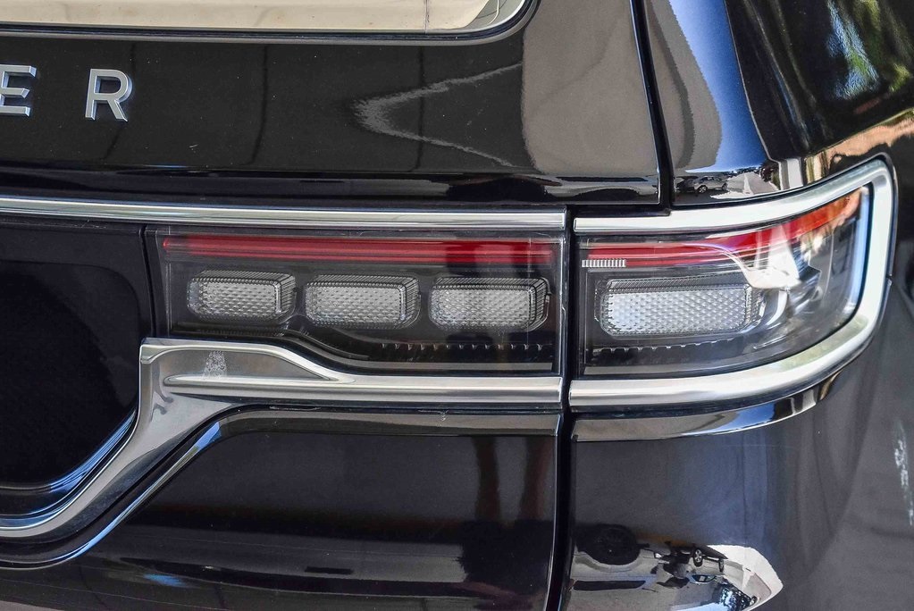 2022 Jeep Grand Wagoneer I photo 6