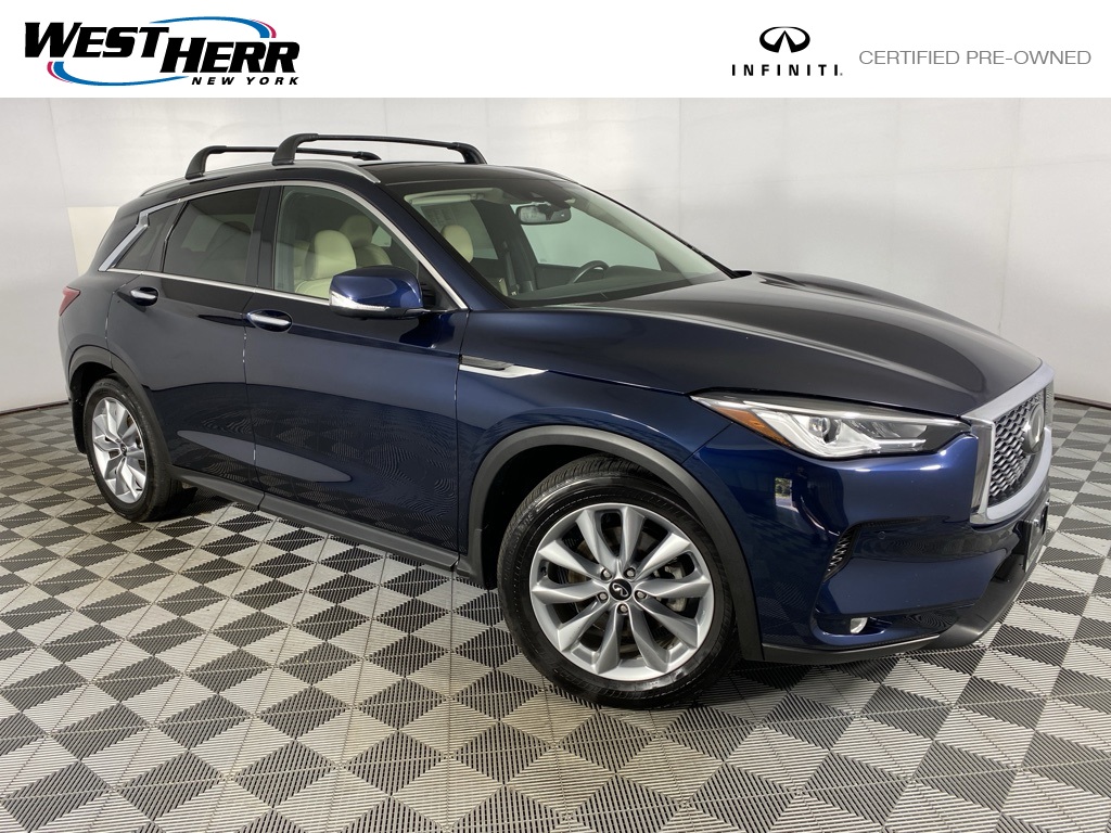 2022 INFINITI QX50 Essential's photo