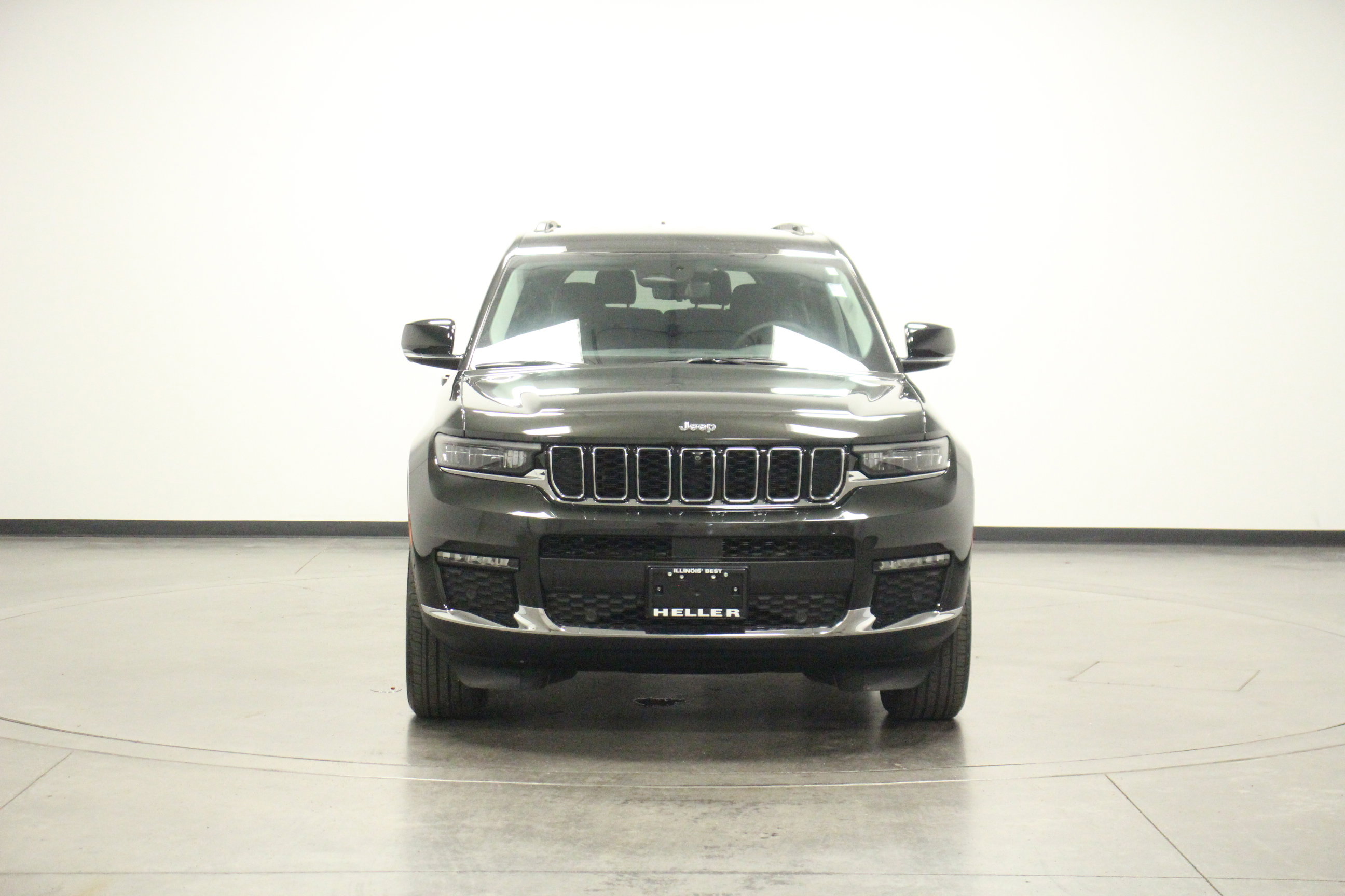 2024 Jeep Grand Cherokee Limited photo 2