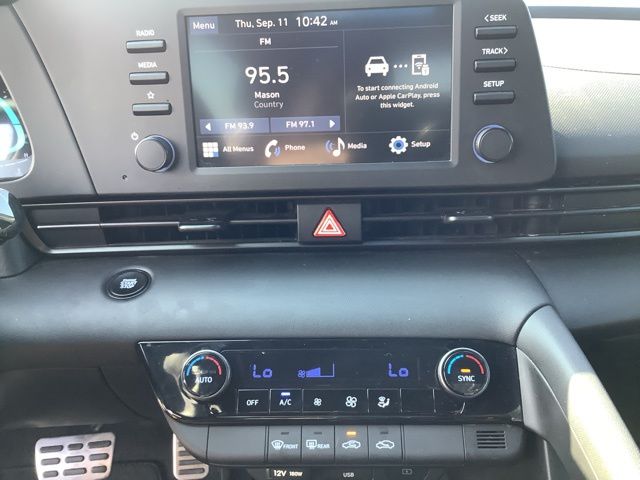 2025 Hyundai Elantra SEL Sport photo 32