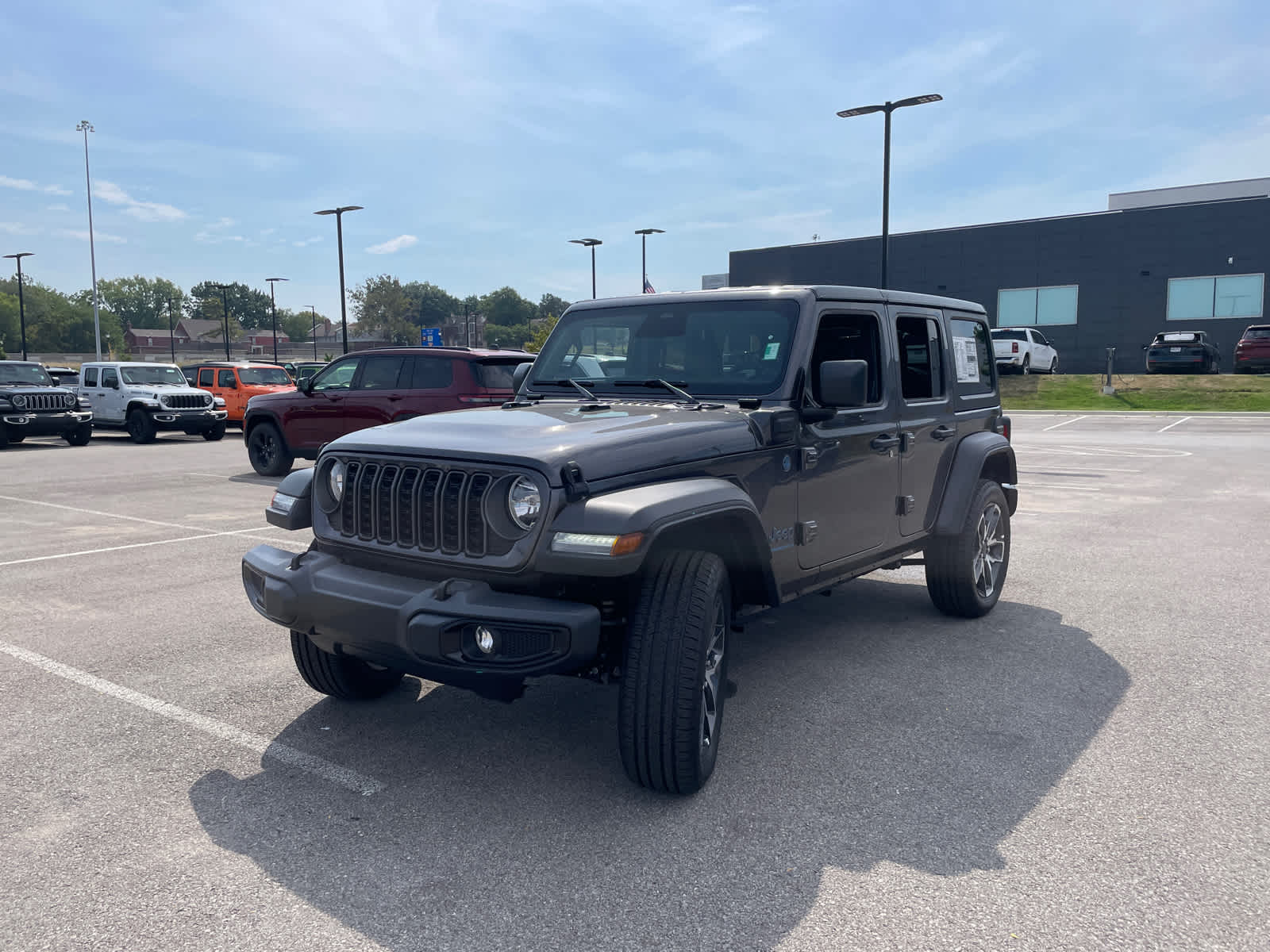 2025 Jeep Wrangler 4xe Sport S photo 4