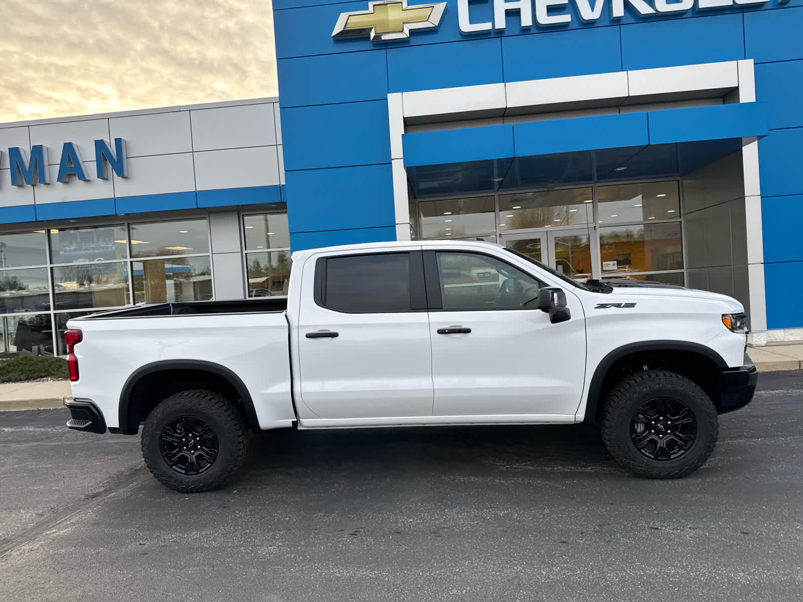 2026 Chevrolet Silverado 1500 ZR2 photo 3