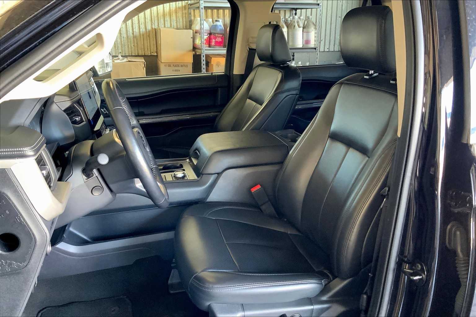 2024 Ford Expedition MAX XLT photo 6