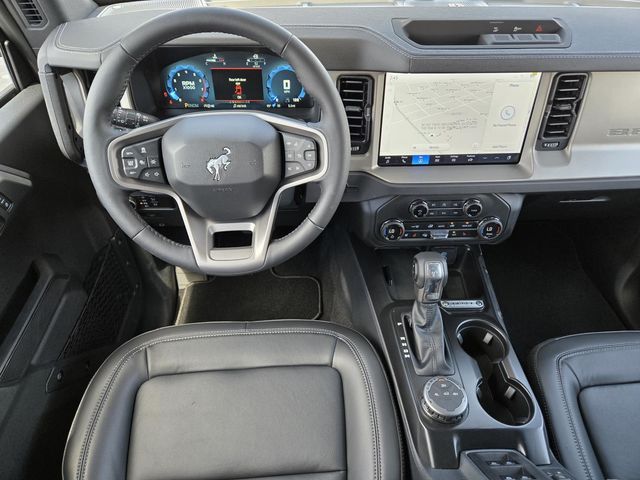 2025 Ford Bronco Outer Banks photo 3