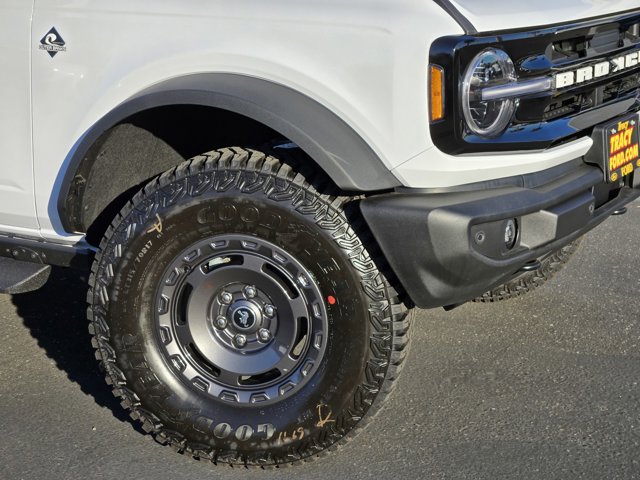 2024 Ford Bronco Outer Banks photo 3
