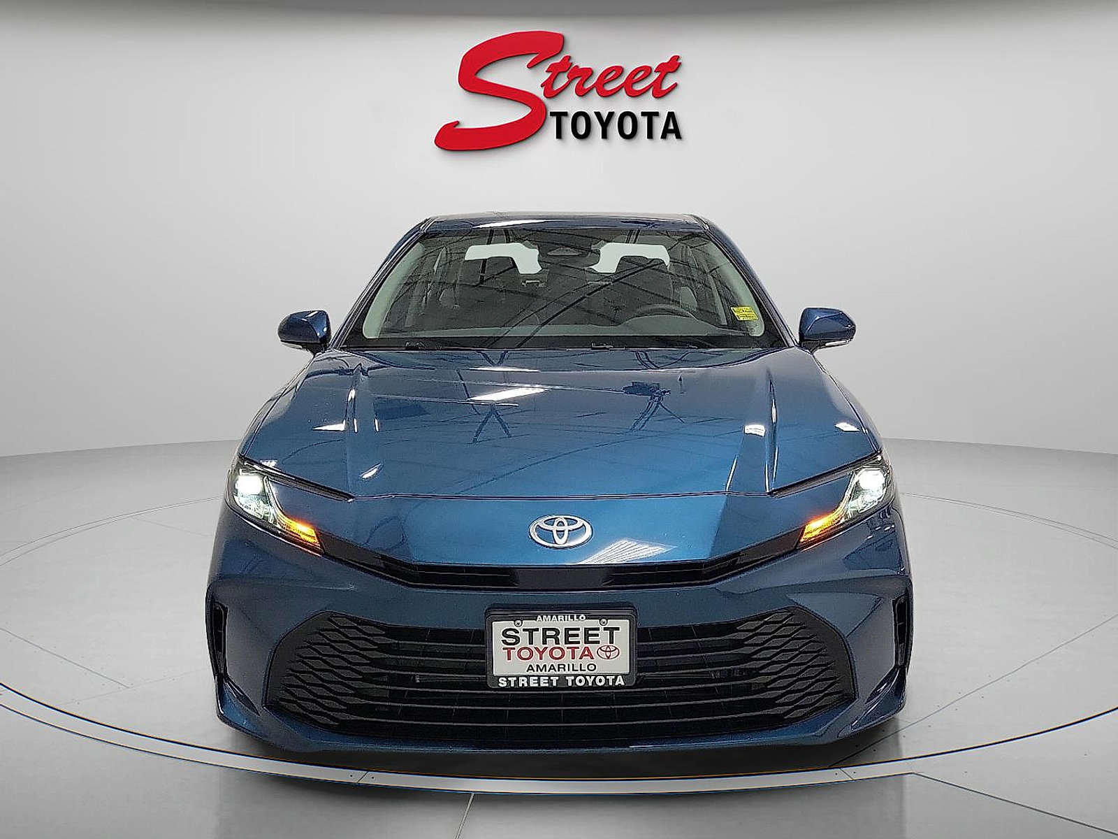 2025 Toyota Camry LE photo 5
