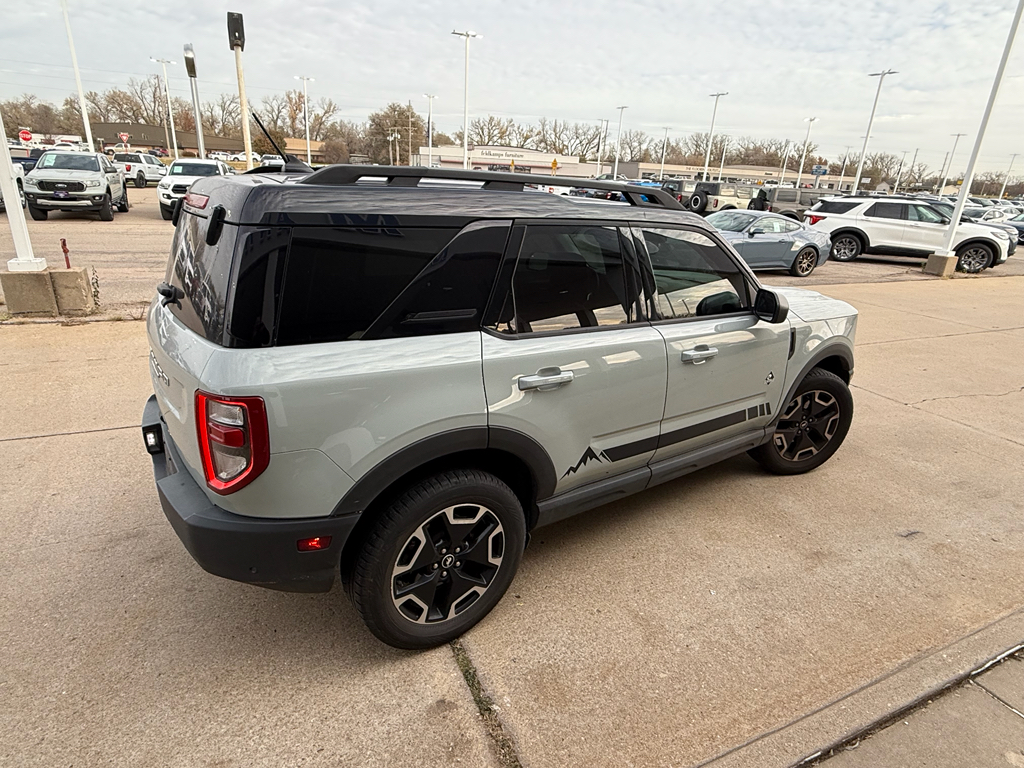 2022 Ford Bronco Sport Outer Banks photo 2