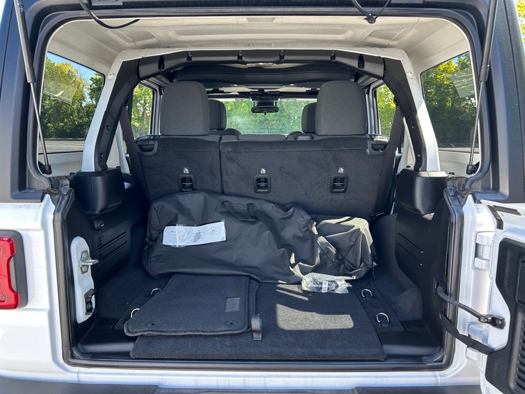 2025 Jeep Wrangler Rubicon photo 20