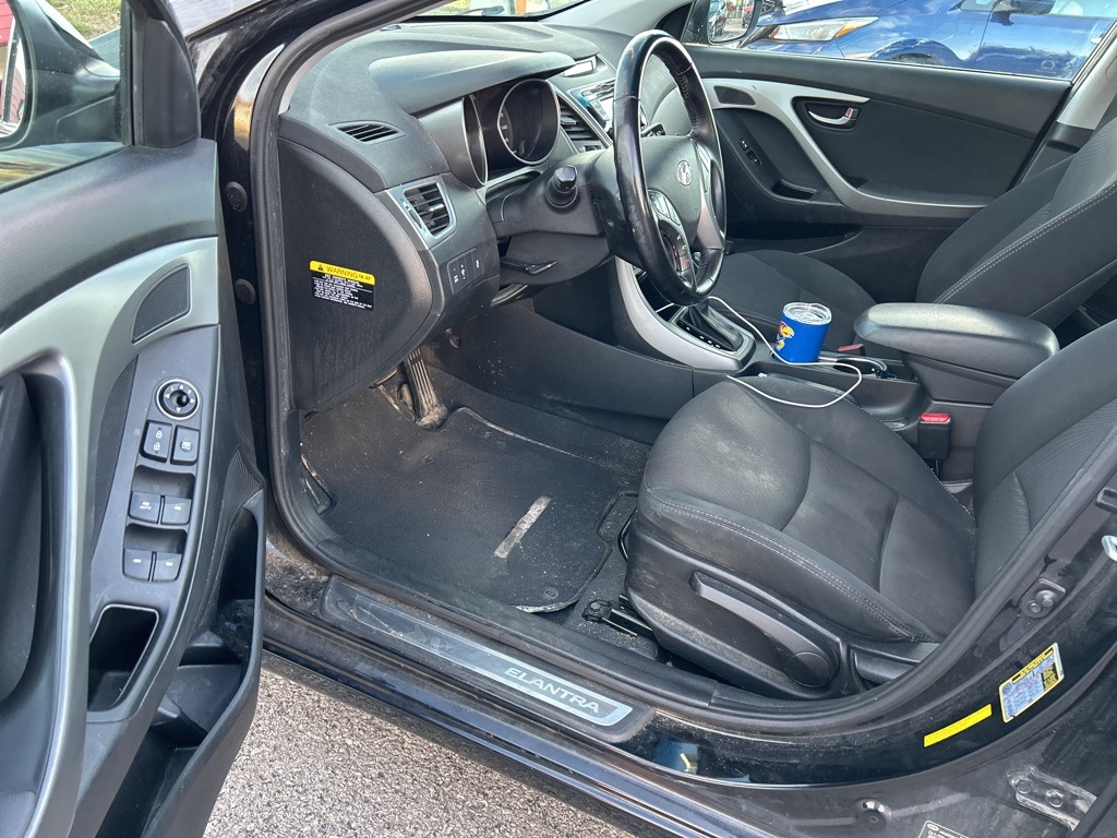 2016 Hyundai Elantra Value Edition photo 3