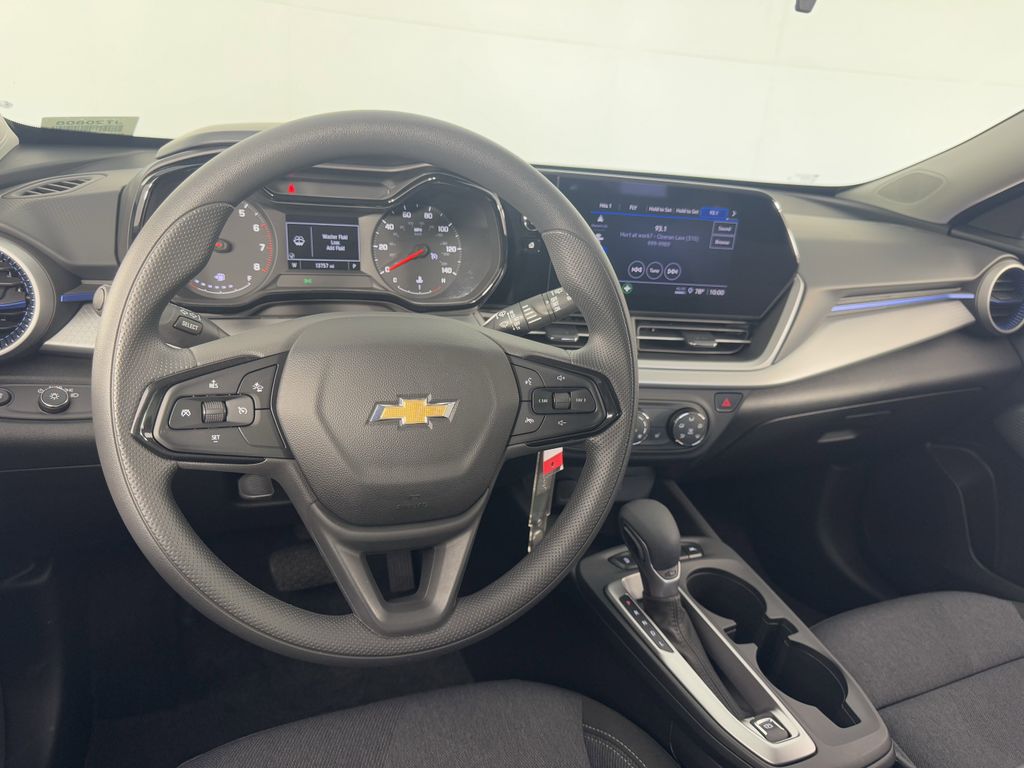 2024 Chevrolet Trax LS photo 21