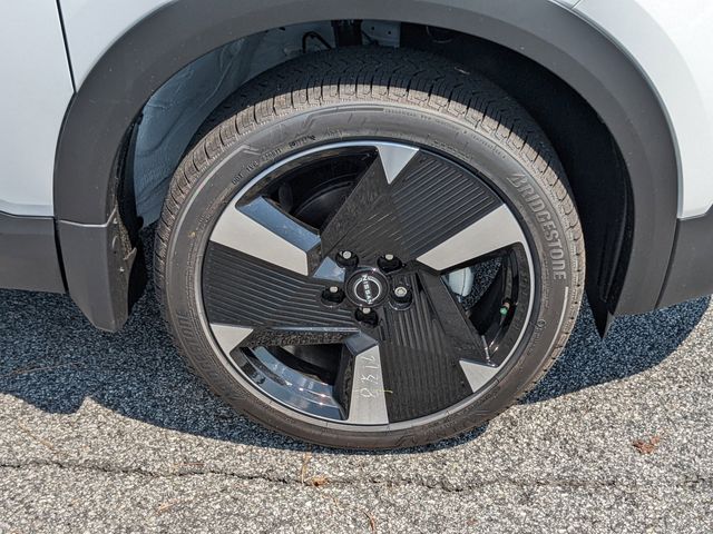 2025 Nissan Kicks SR photo 10