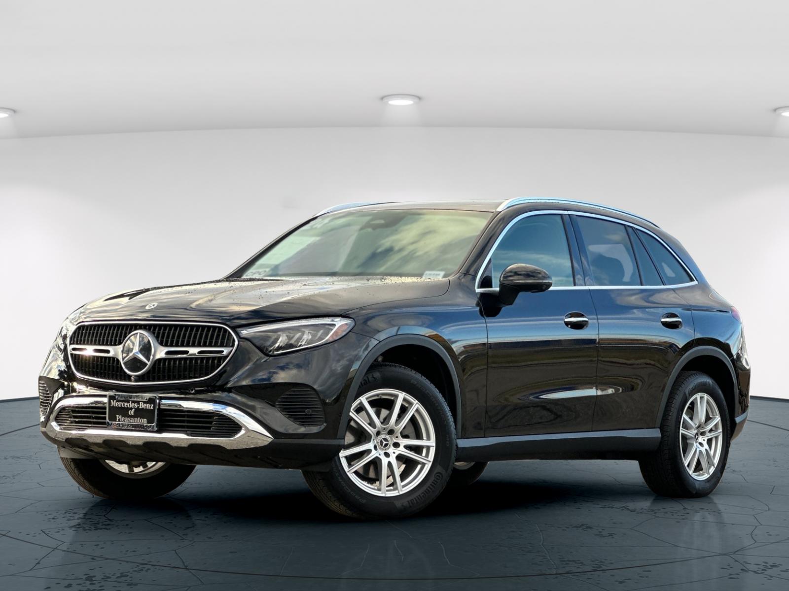 2024 Mercedes Benz GLC 300 photo 2