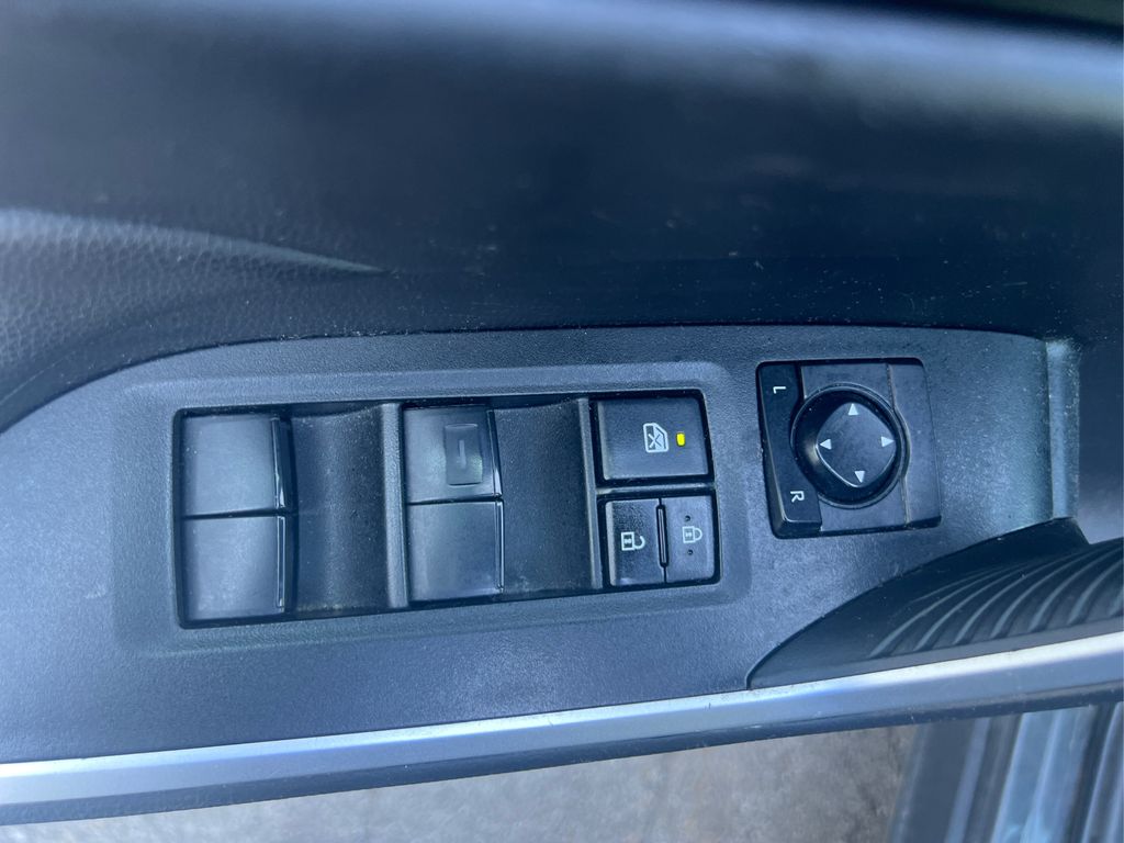 2024 Toyota RAV4 LE photo 28