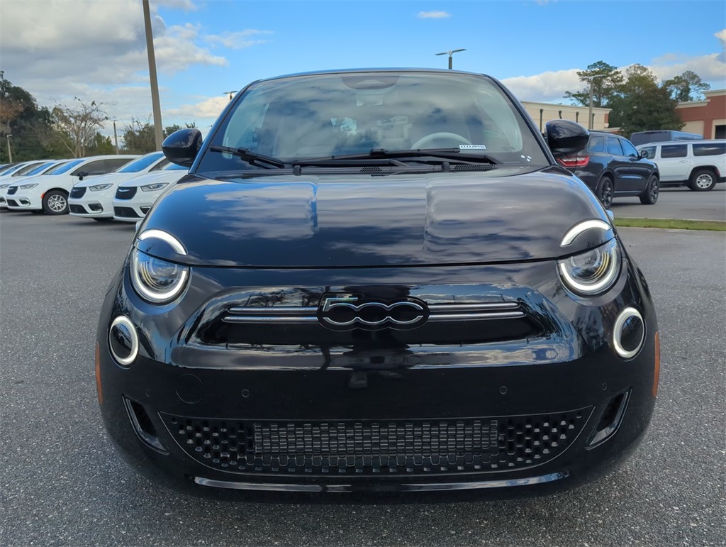 2024 Fiat 500e photo 2