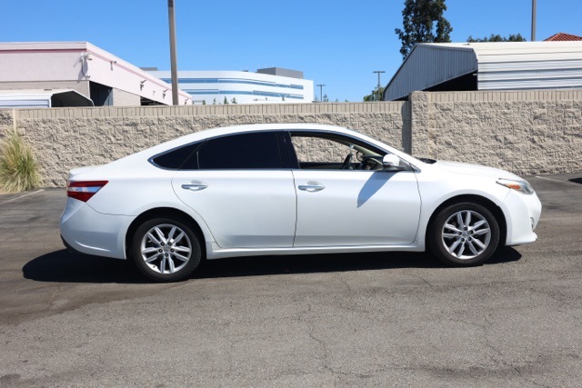2013 Toyota Avalon XLE photo 2