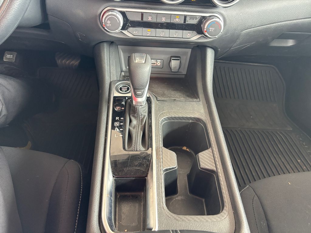 2025 Nissan Sentra SV photo 17